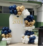 Фотозона на выпускной с шарами